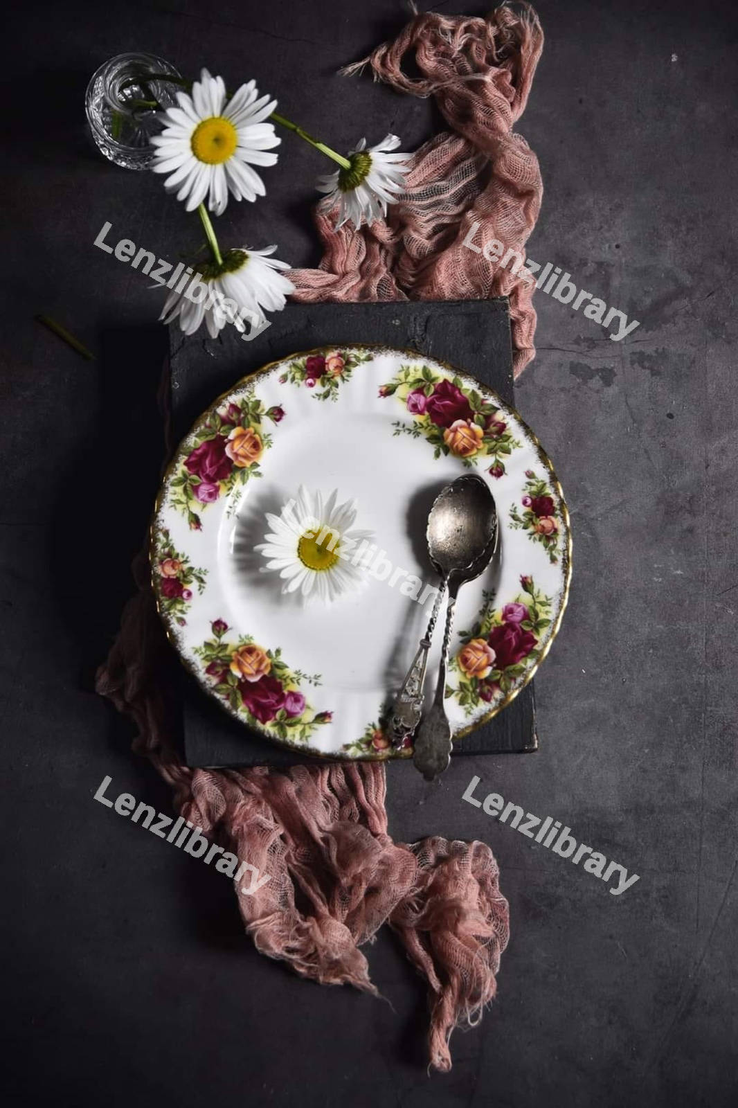 Flowery Plate with two spoons